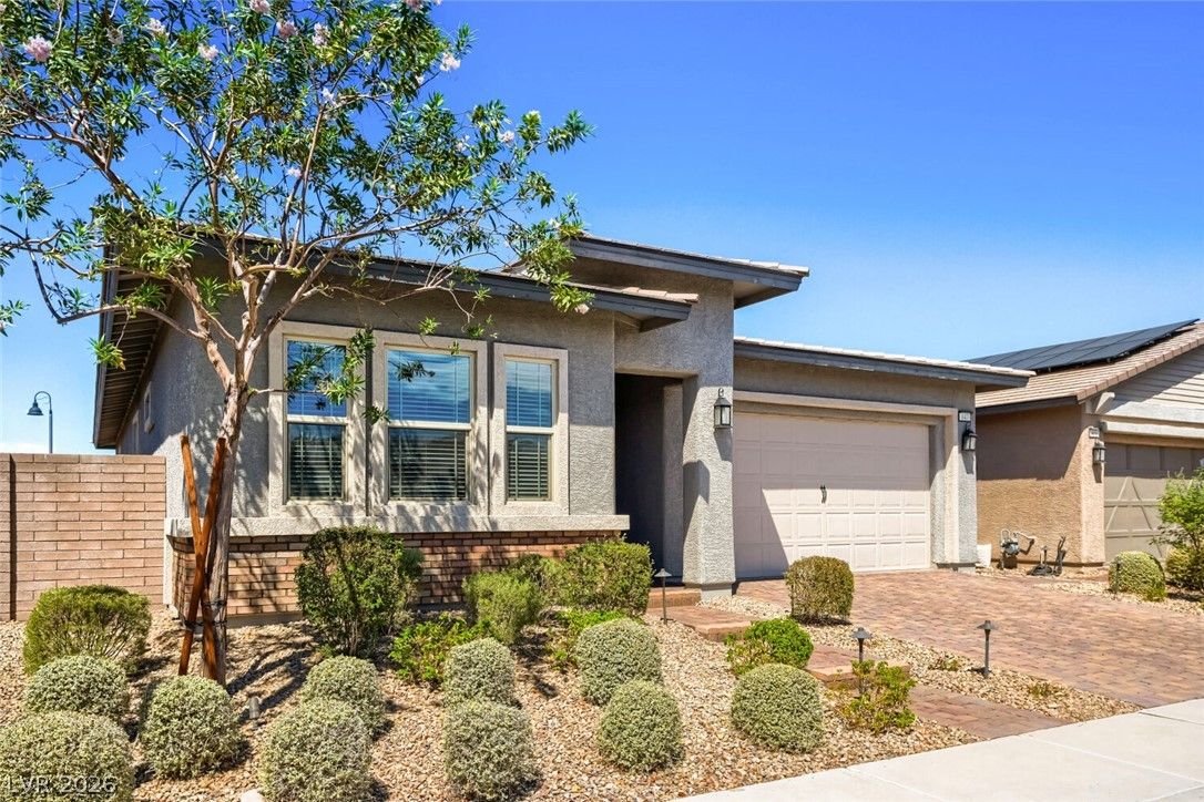 647 Longfeather Street — photo 2