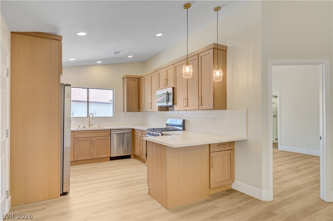 942 Anchor Drive — photo 1