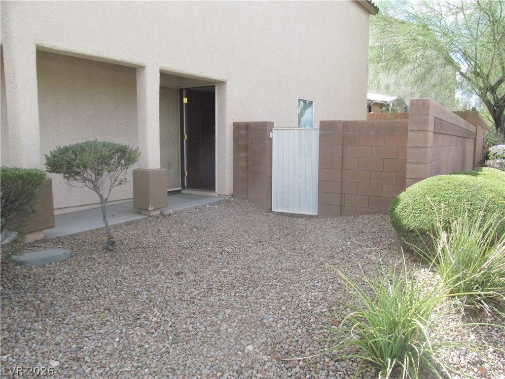 7905 Storyland Street — photo 2