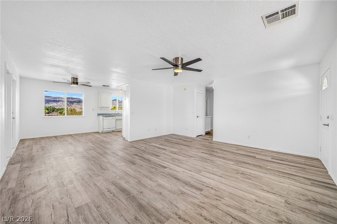 5880 Reno Lane — photo 4