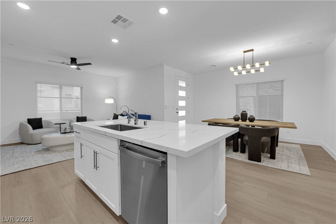 600 North Carriage Hill Drive 1048 — photo 2