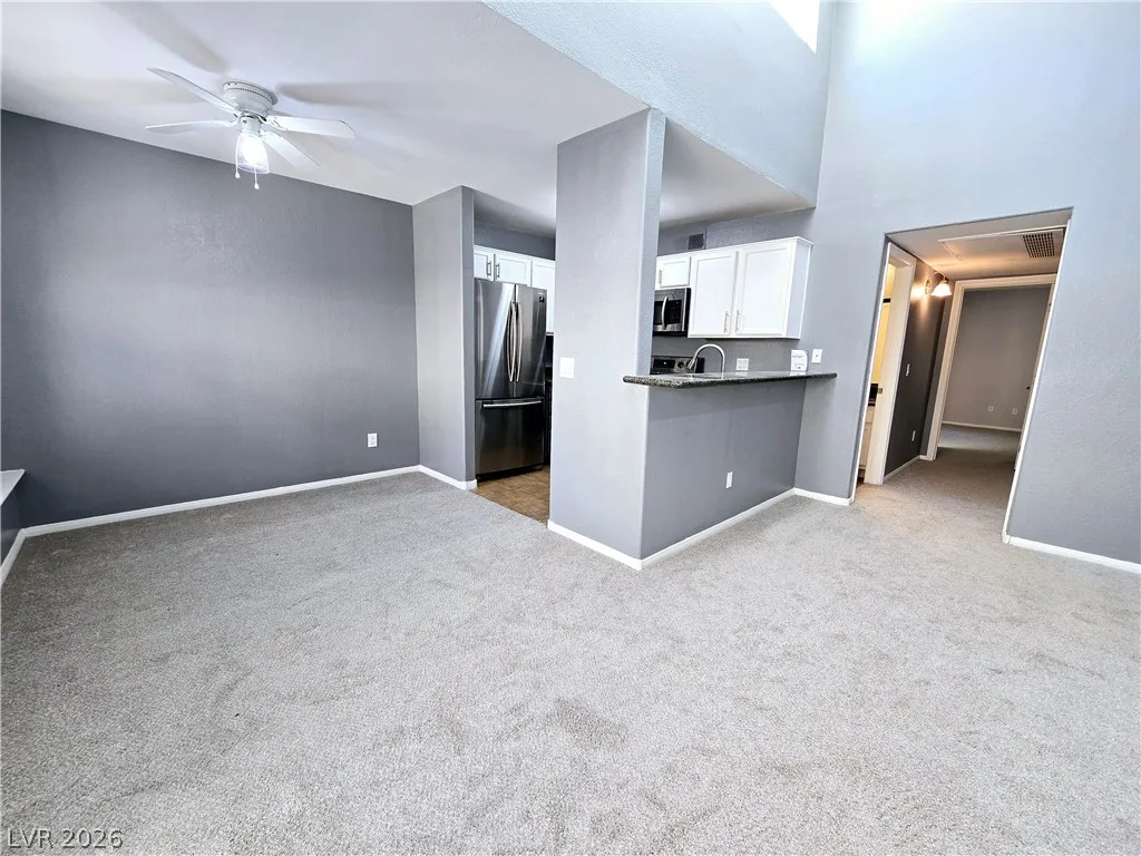 9325 West DESERT INN Road 229 — photo 4