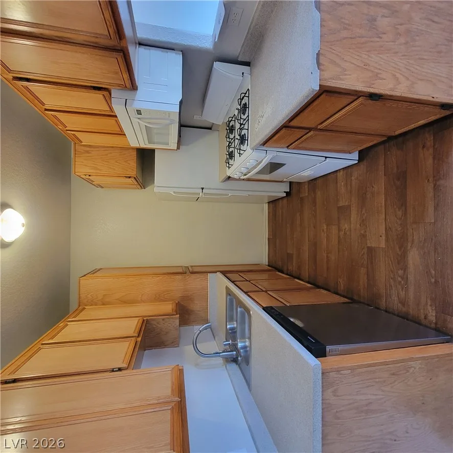 4730 East Craig Road 1036 — photo 5