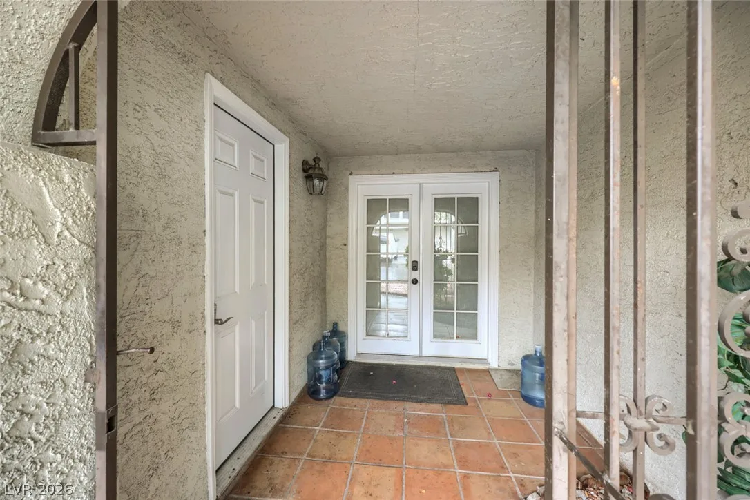 4951 Schumann Drive — photo 5