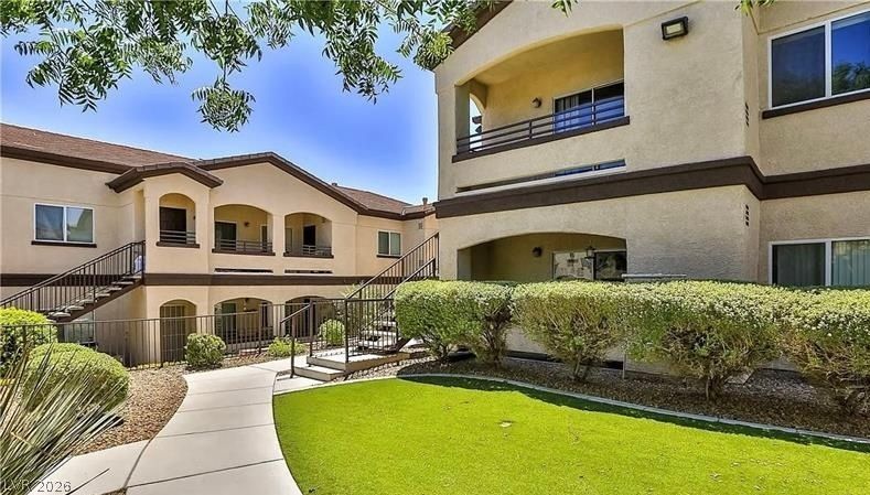 2291 West Horizon Ridge Parkway 5228