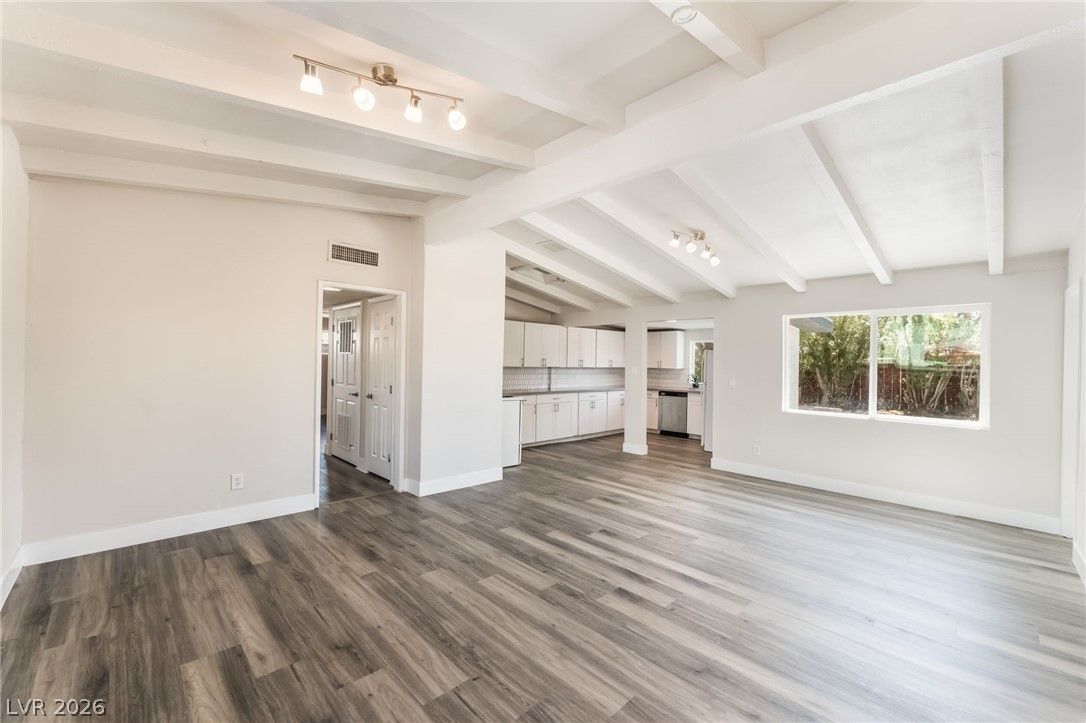 2320 East Oakey Boulevard — photo 2 of 33