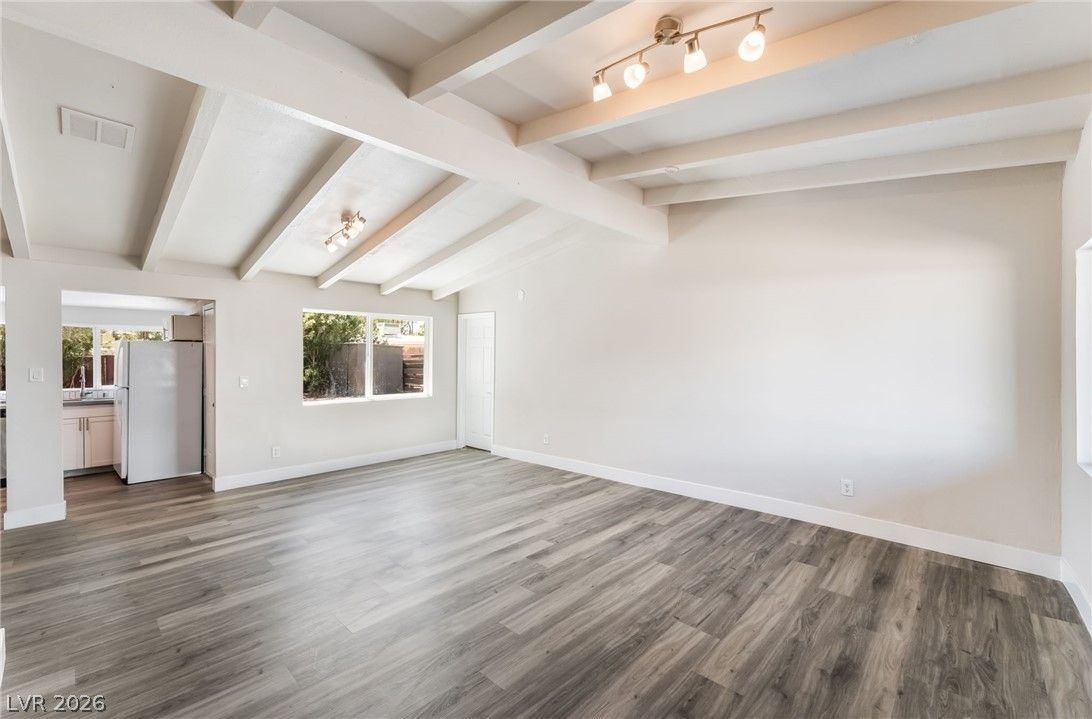 2320 East Oakey Boulevard — photo 5 of 33