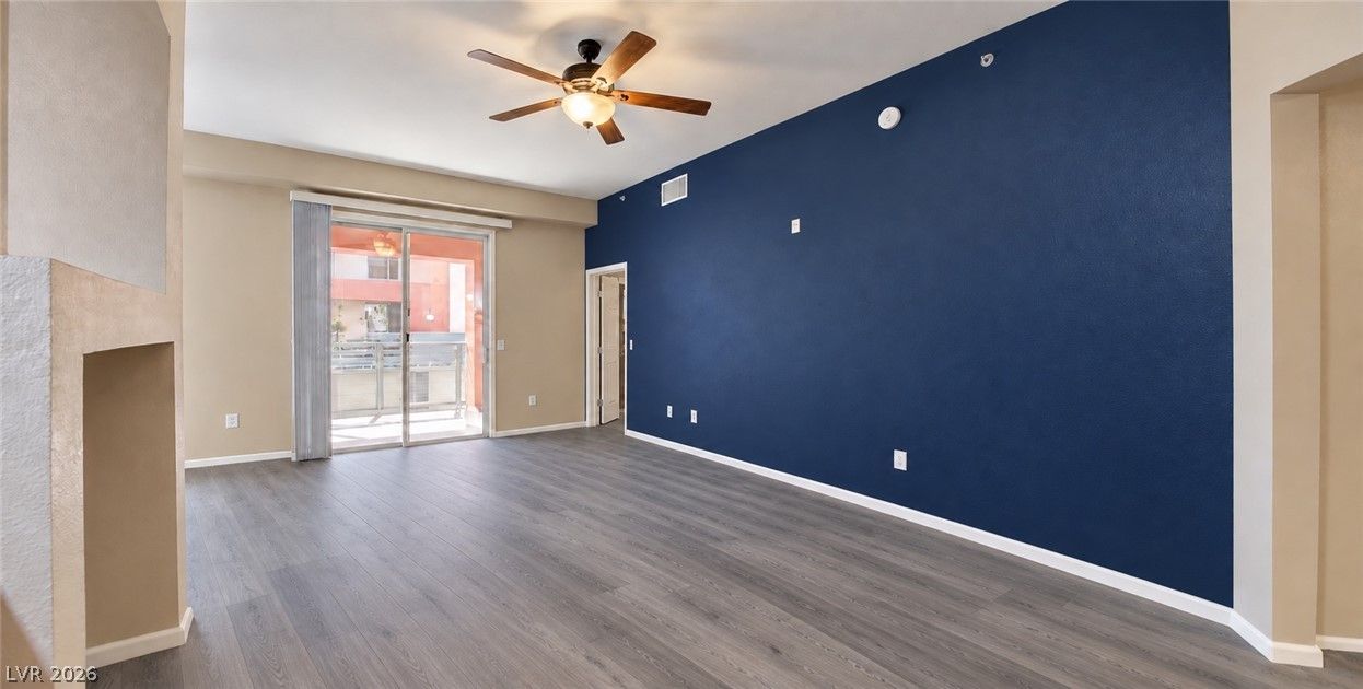 27 East Agate Avenue 202 — photo 3