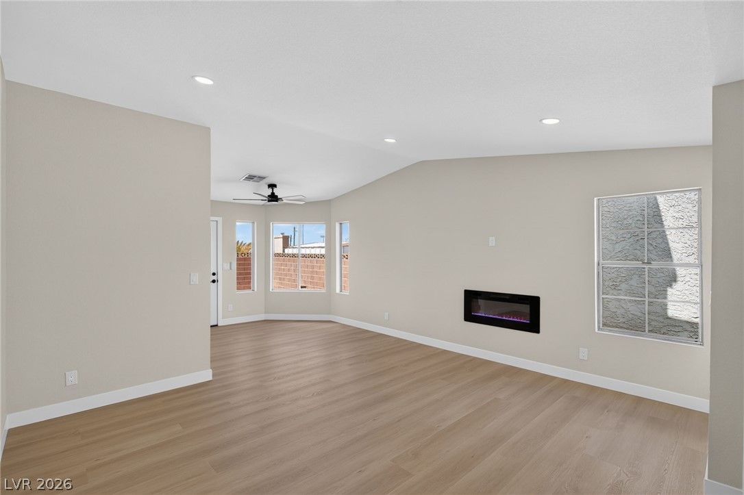2381 Sabroso Street — photo 3