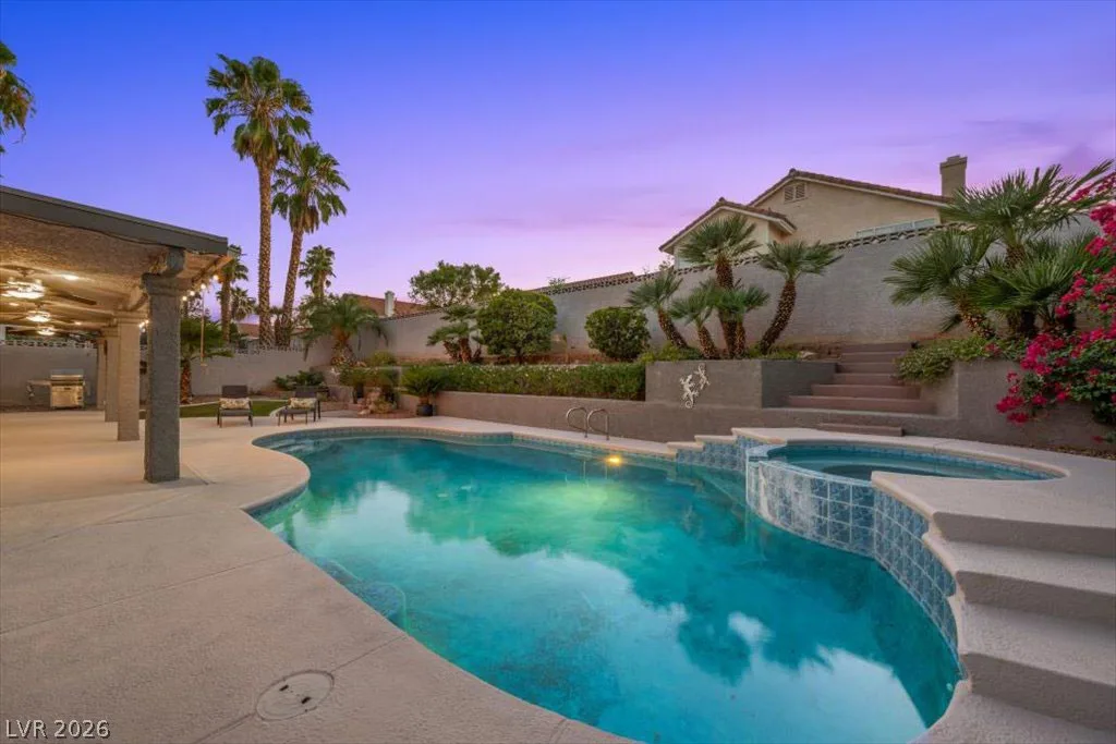 721 Vantage Lane — photo 3