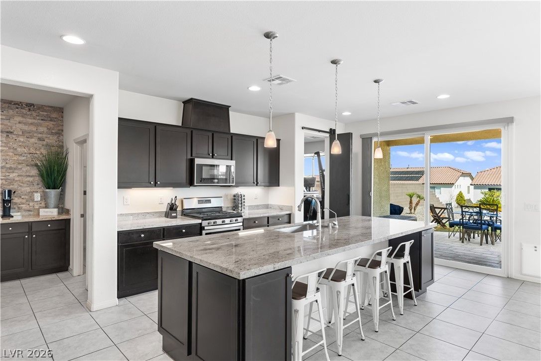 4558 Eagle Nest Peak Street — photo 4