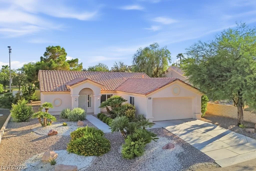 10129 Cresent Creek Drive — photo 1