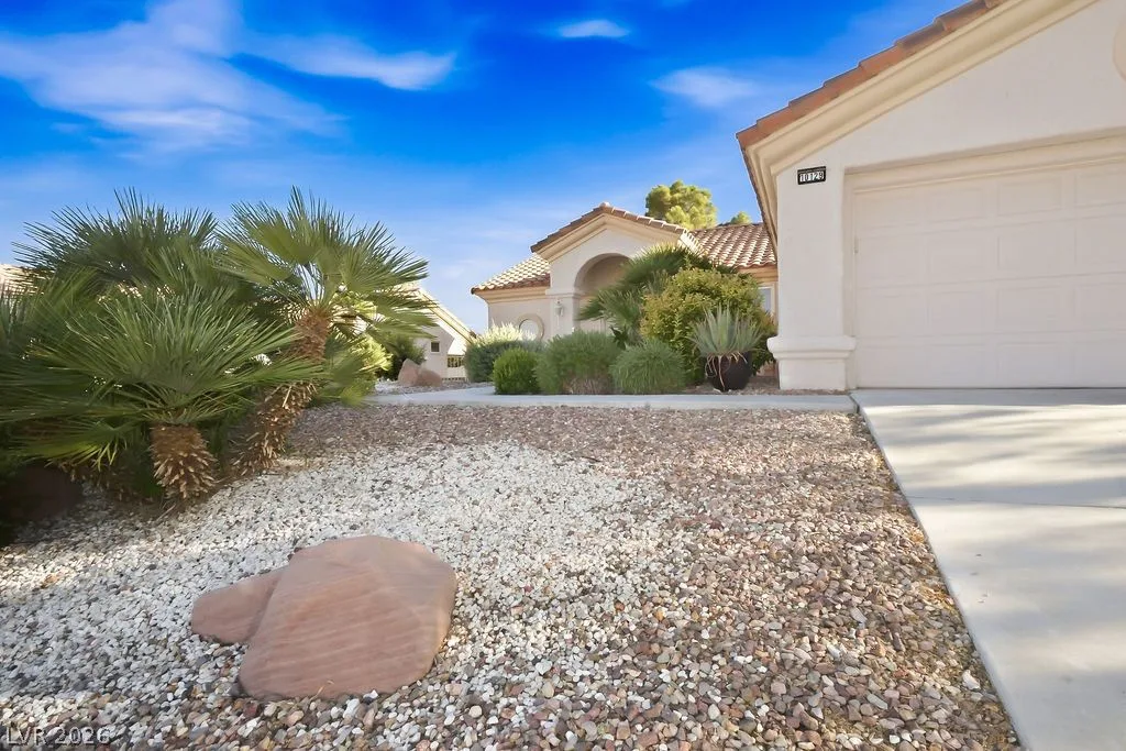 10129 Cresent Creek Drive — photo 2