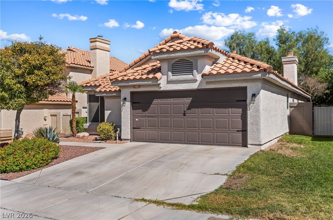 1408 Desert Hills Drive — photo 1