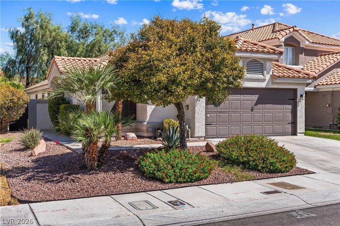 1408 Desert Hills Drive — photo 2