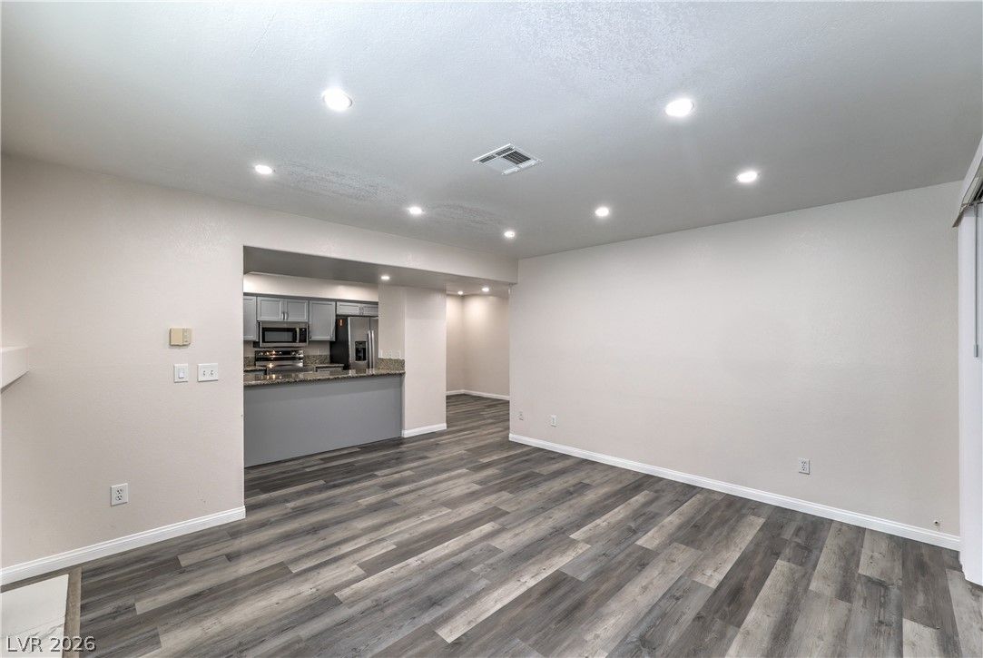 2725 South Nellis Boulevard 1078 — photo 3 of 33