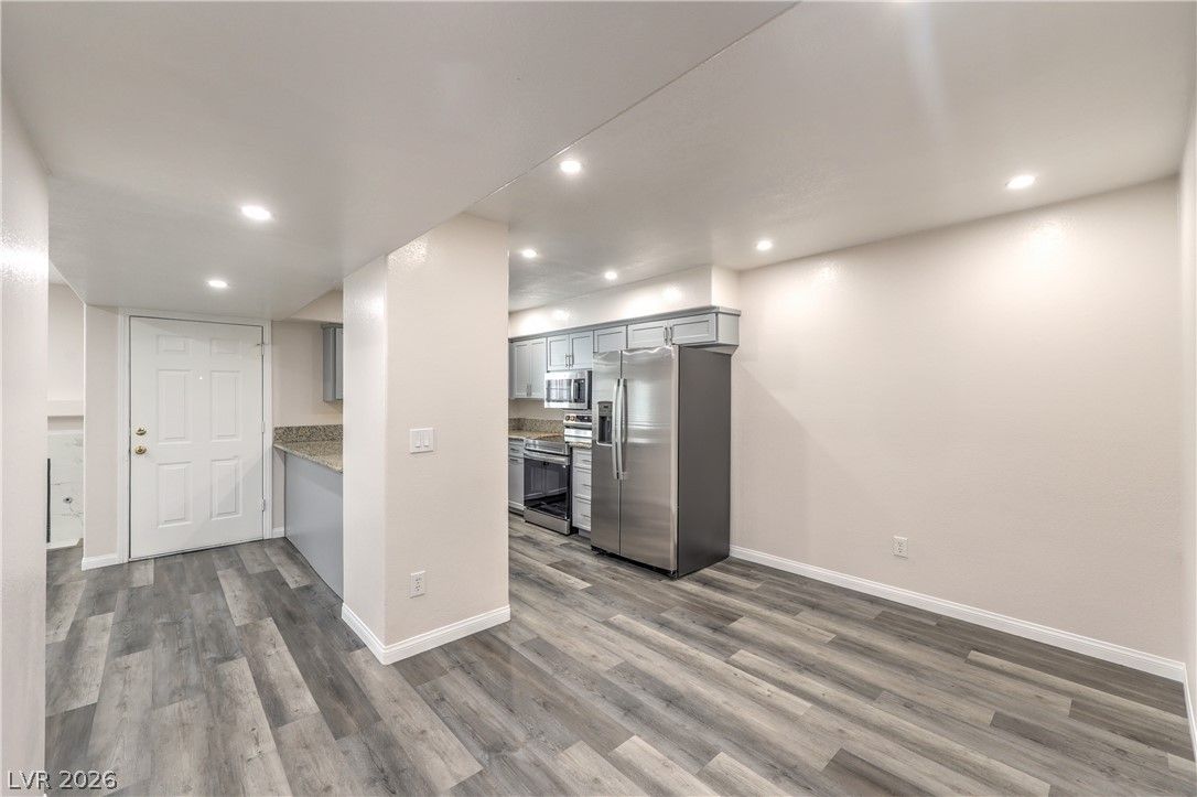 2725 South Nellis Boulevard 1078 — photo 5 of 33