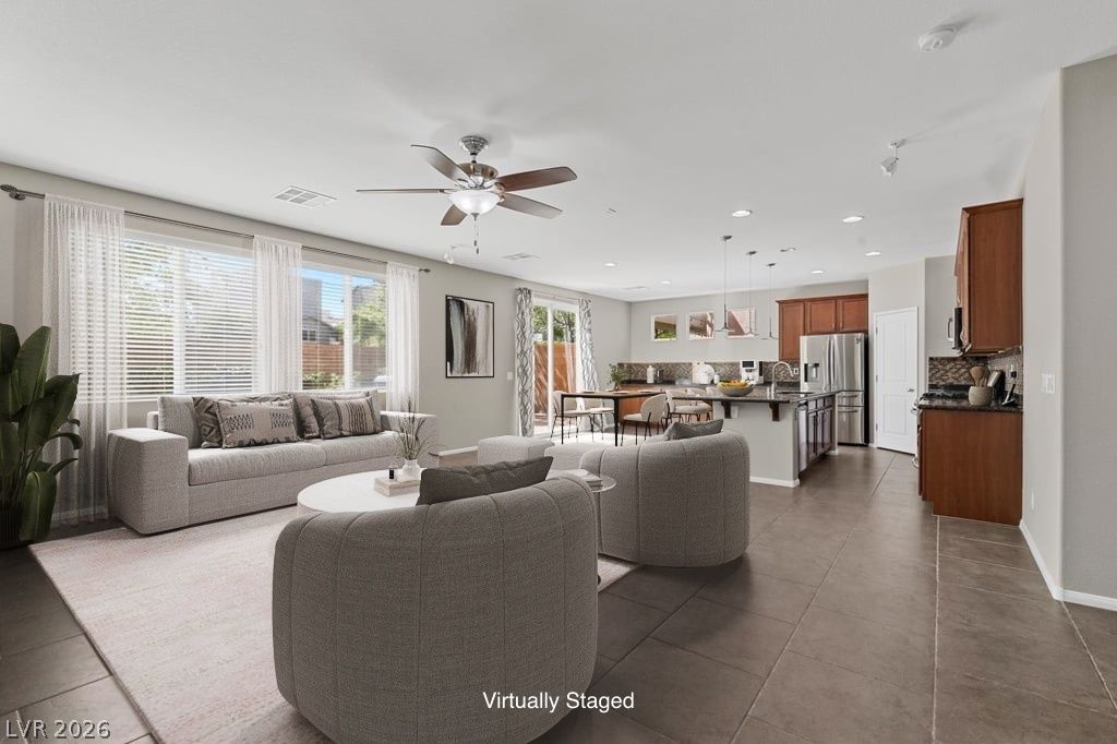 10833 Whipple Crest Avenue — photo 2