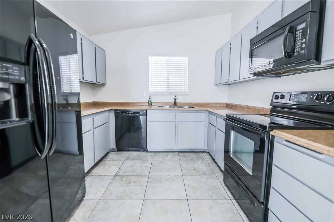 7420 Lattimore Drive — photo 5 of 18