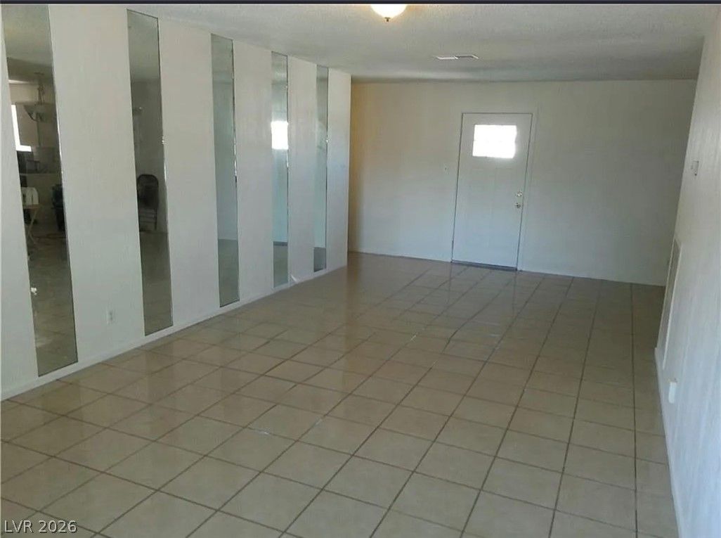 7120 Pinedale Avenue — photo 3 of 7