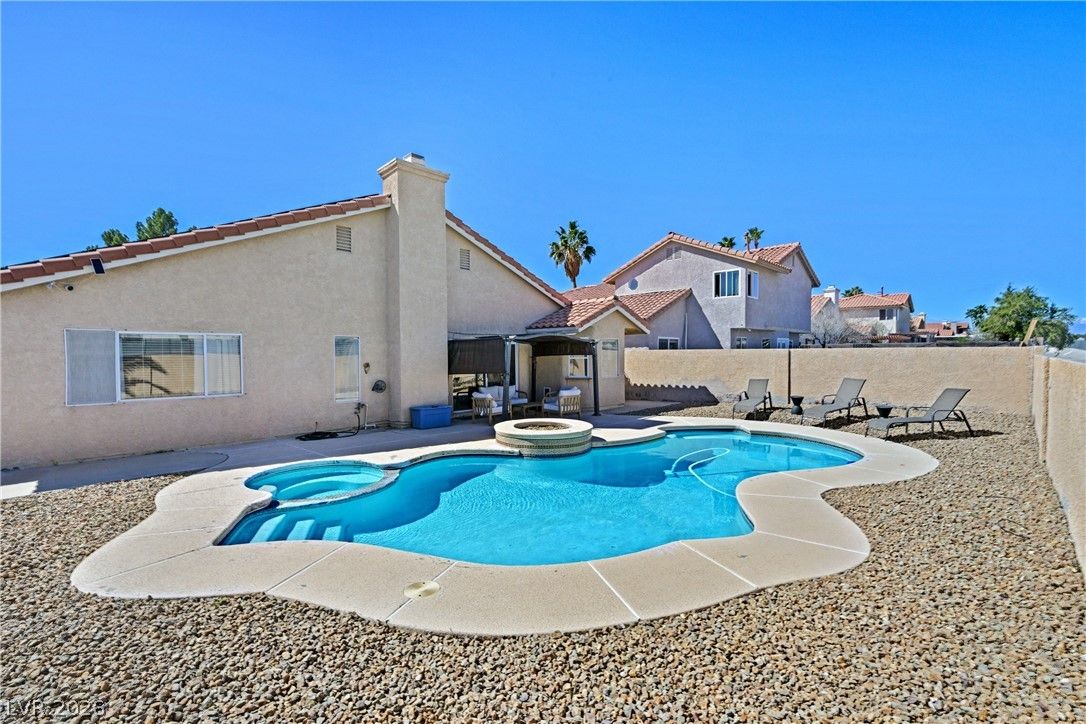 1828 Escondido Terrace — photo 1
