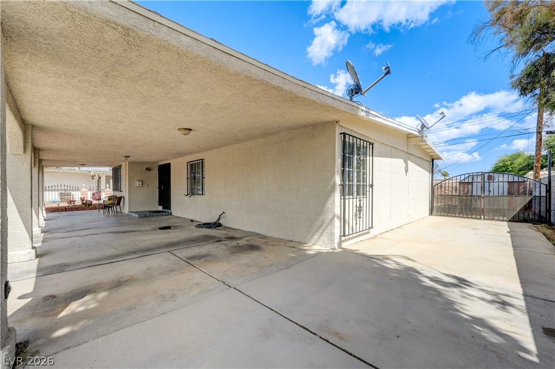 1716 Belmont Street — photo 4