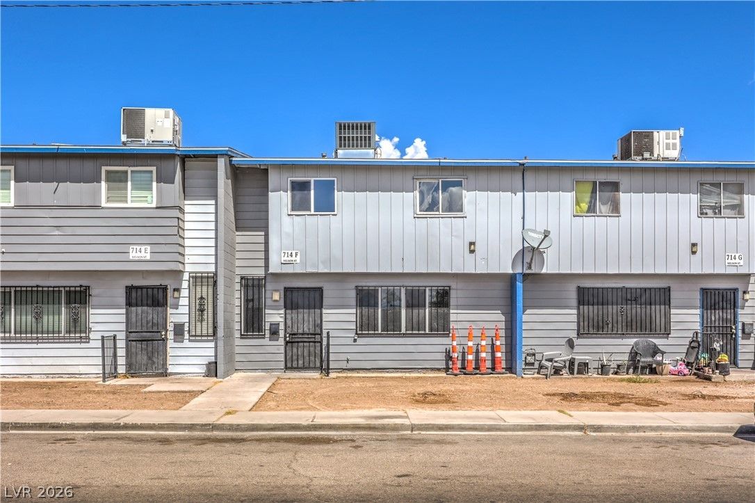 714 East Nelson Avenue F — photo 2 of 28