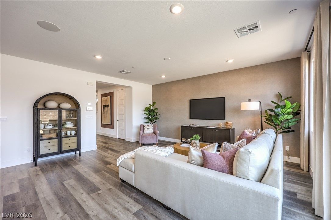 1817 Shondra Court — photo 3