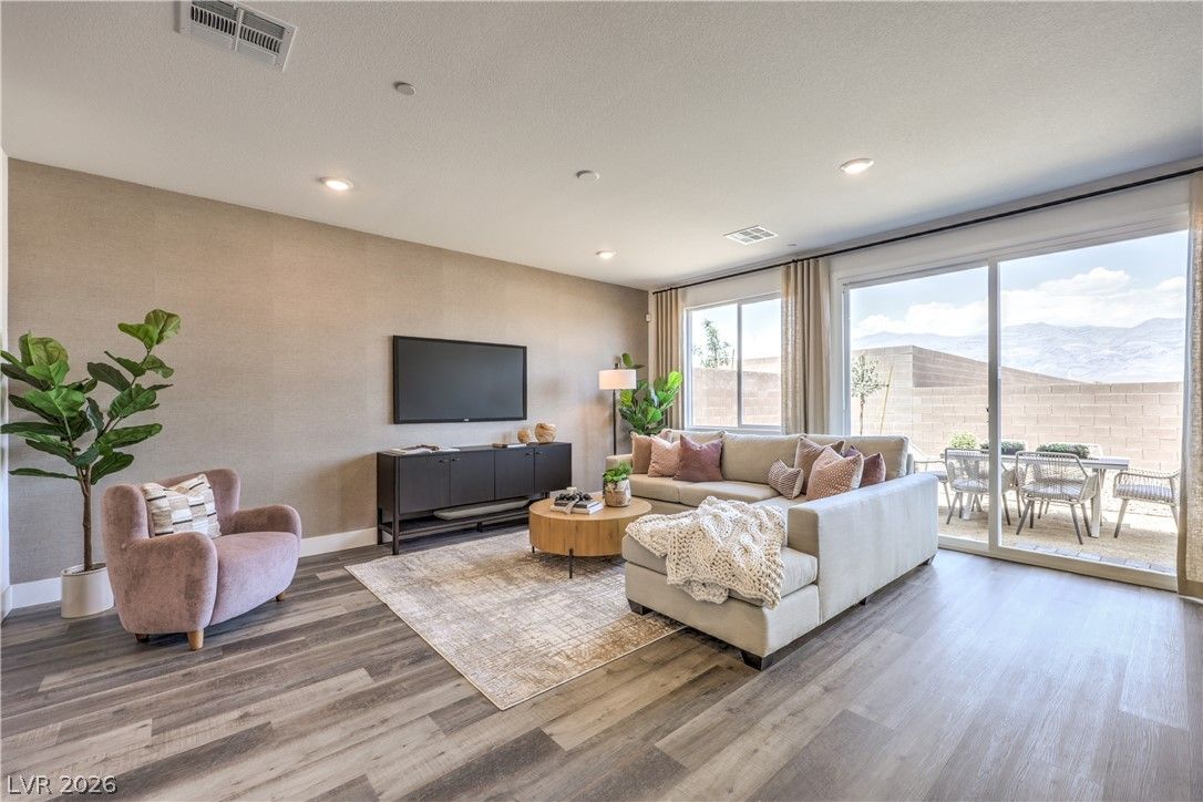 1817 Shondra Court — photo 4