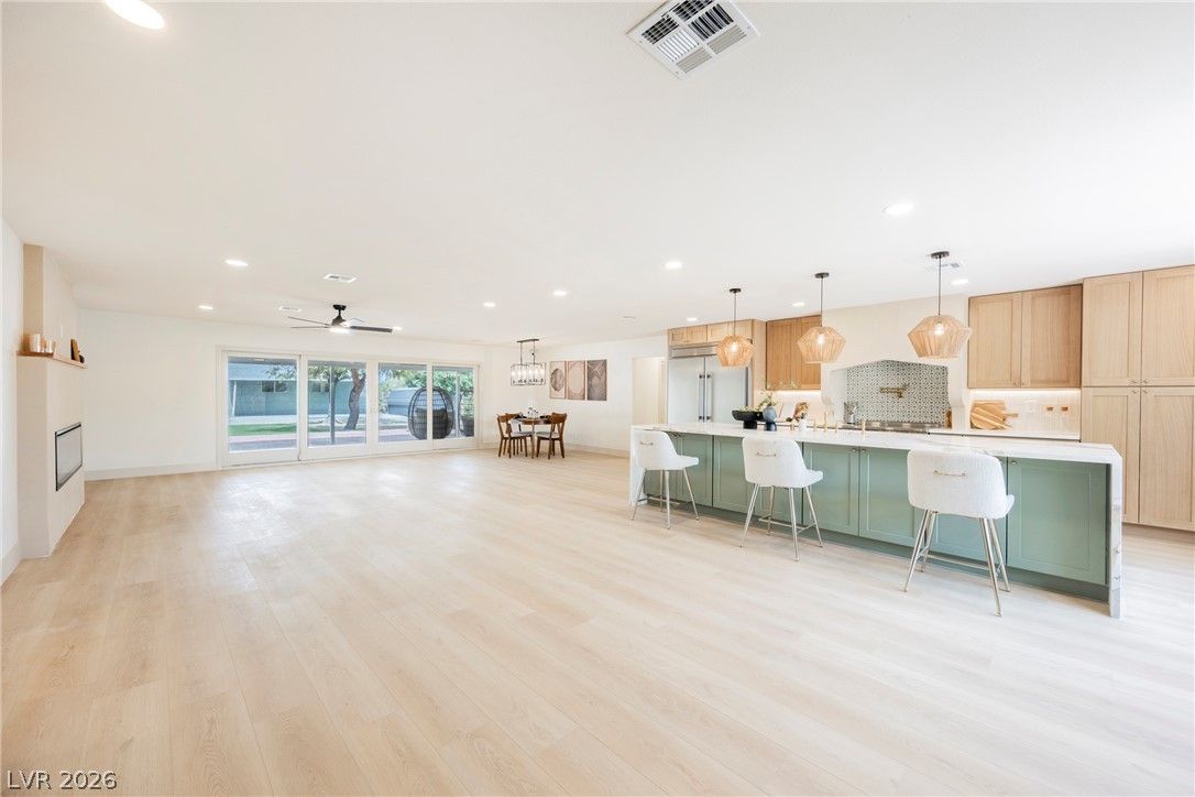 4388 East Hacienda Avenue — photo 4