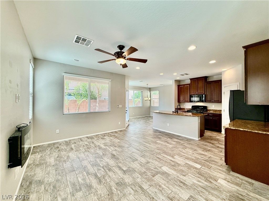 9337 Golden Lad Avenue — photo 4