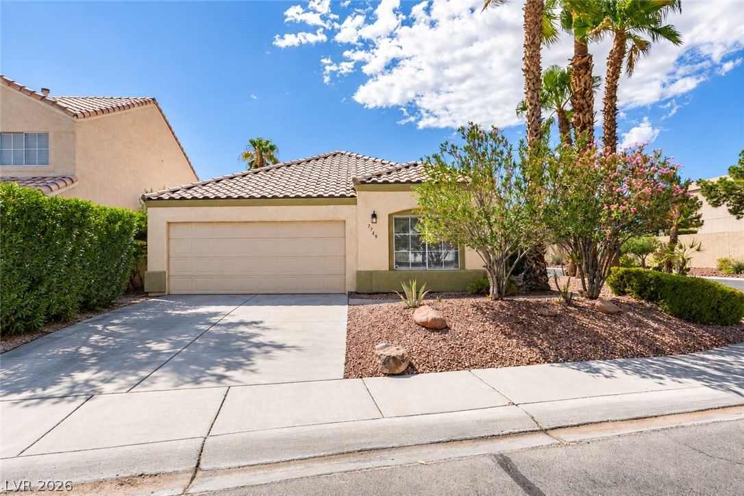 7749 Kasmere Falls Drive — photo 1