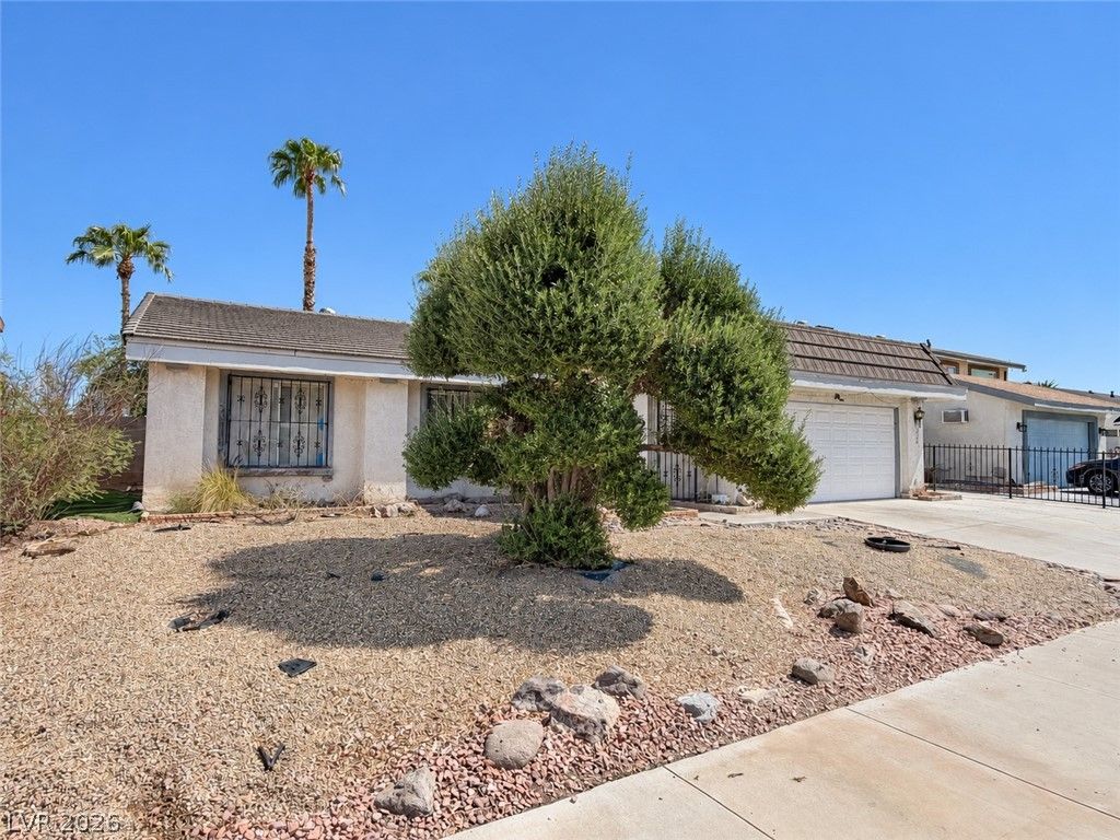 5022 Long View Drive — photo 3 of 16