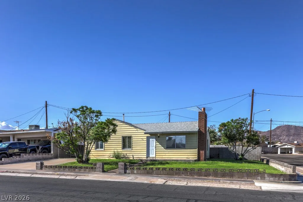 580 Karen Way — photo 4 of 34