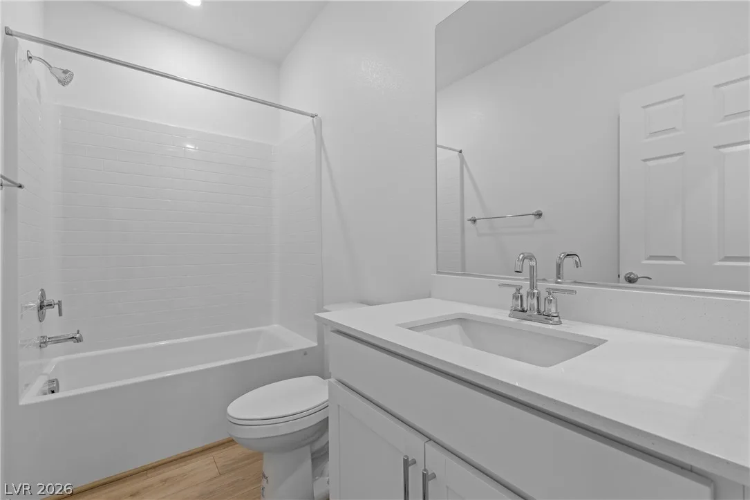 570 Hamilton Drive — photo 4