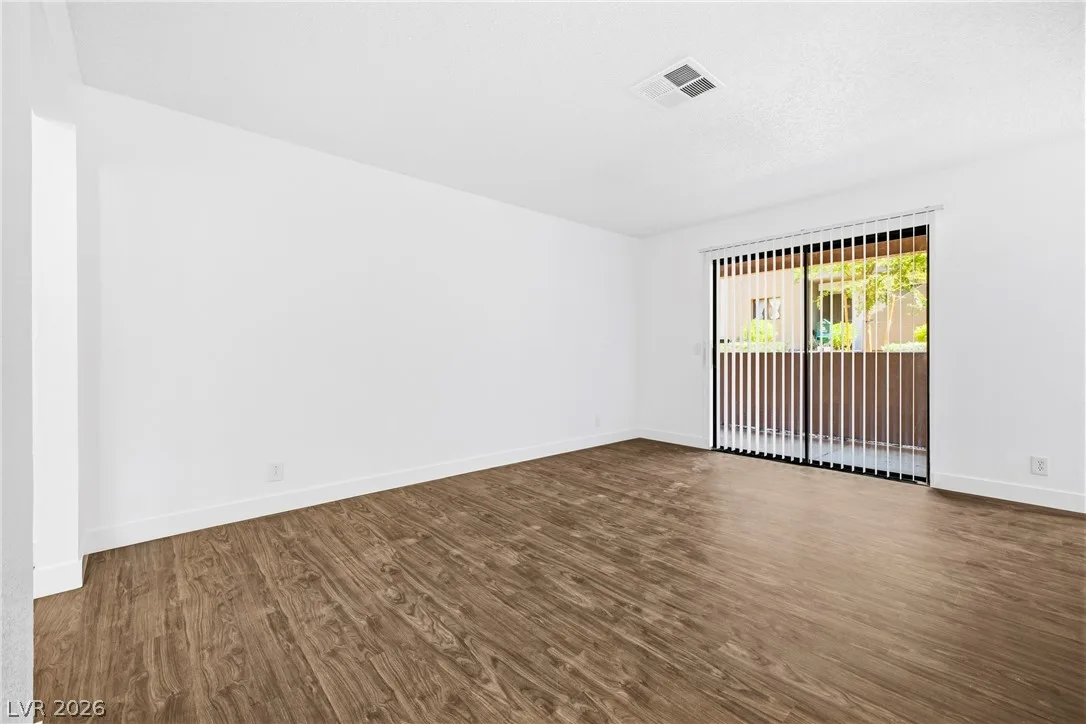 3151 Soaring Gulls Drive 1060 — photo 3