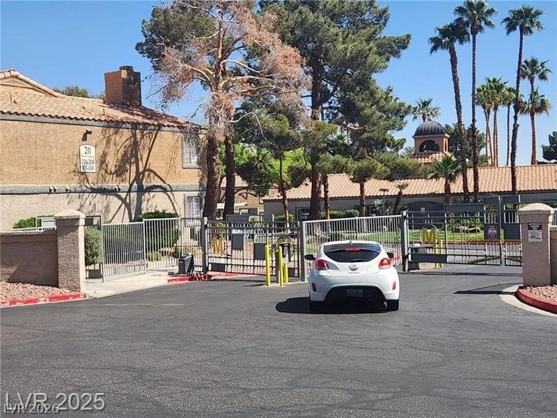 5220 Mission Carmel Lane 104 — photo 2
