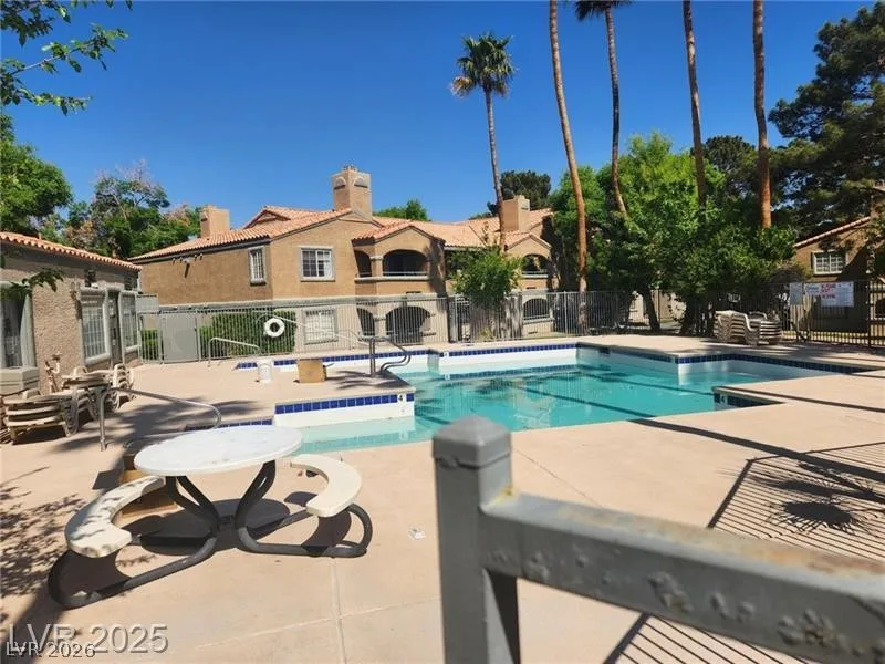 5220 Mission Carmel Lane 104 — photo 4
