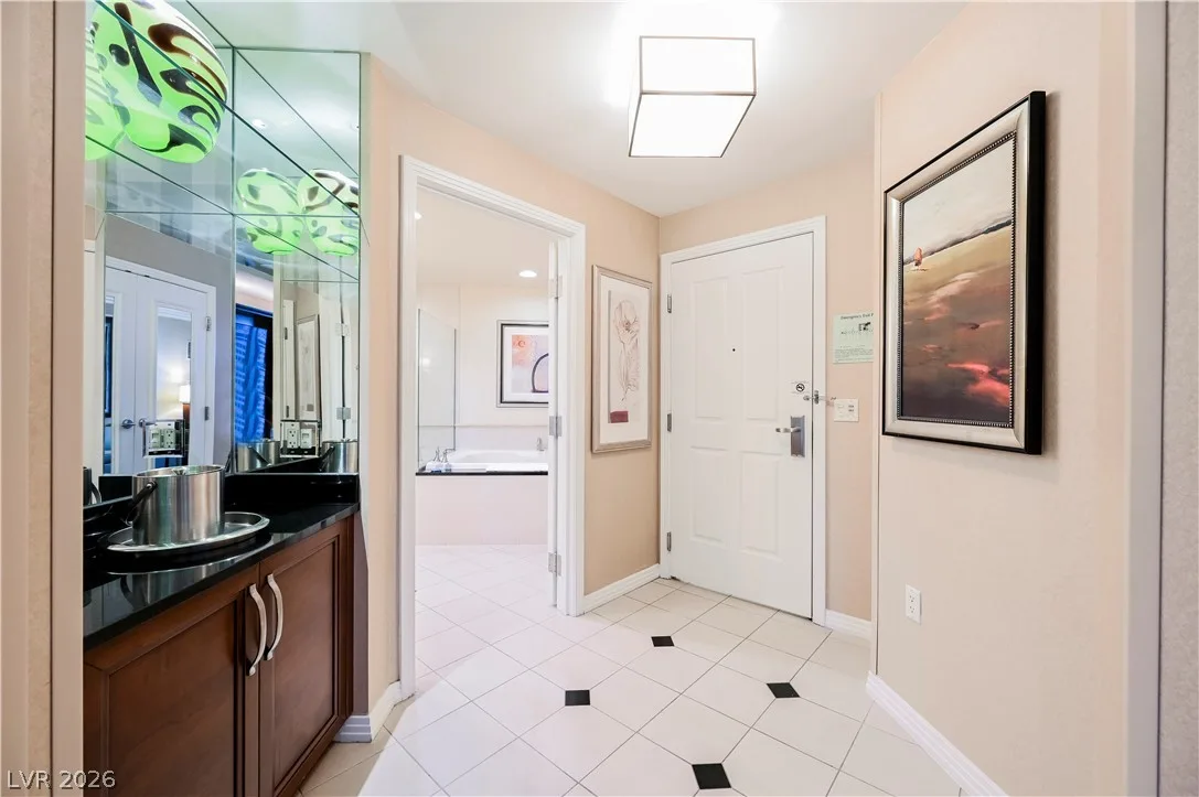125 East HARMON Avenue 318 — photo 2