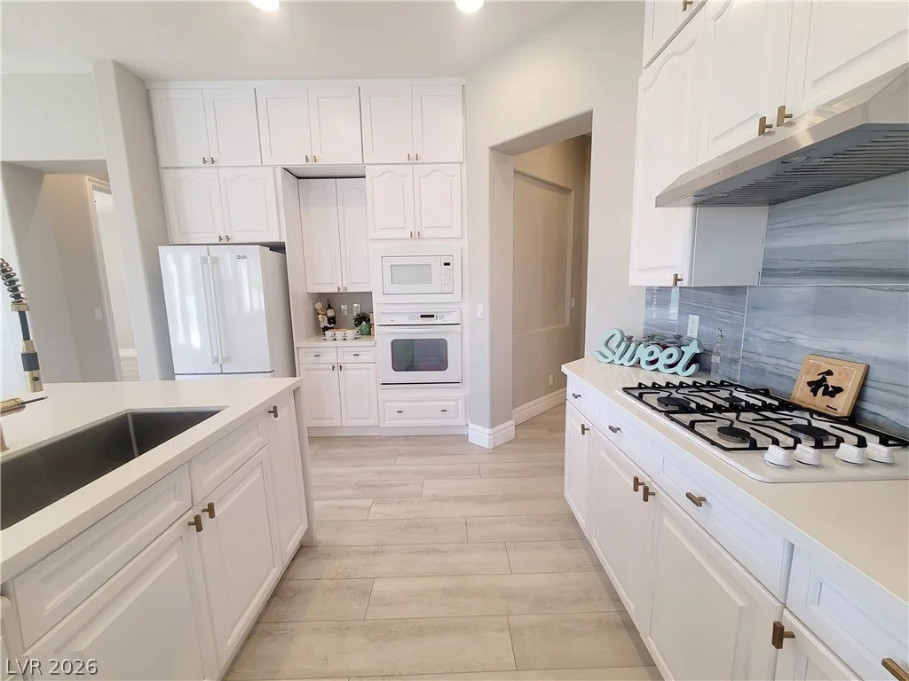 211 Arbour Garden Avenue — photo 5