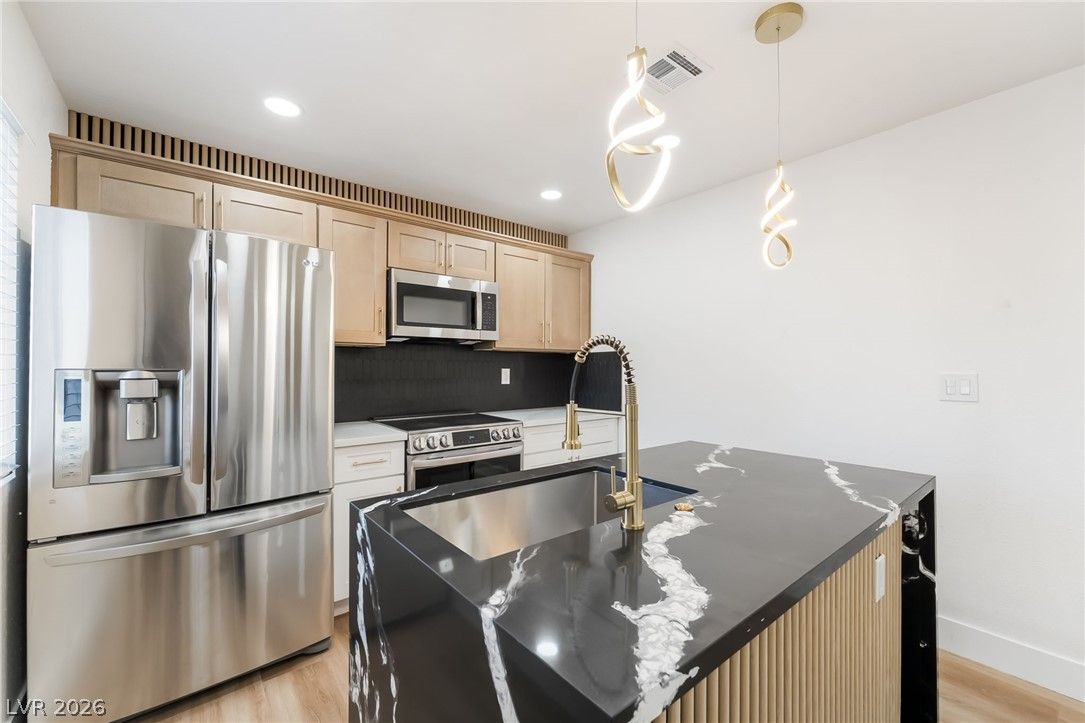 5332 River Glen Drive 400 — photo 1 of 44