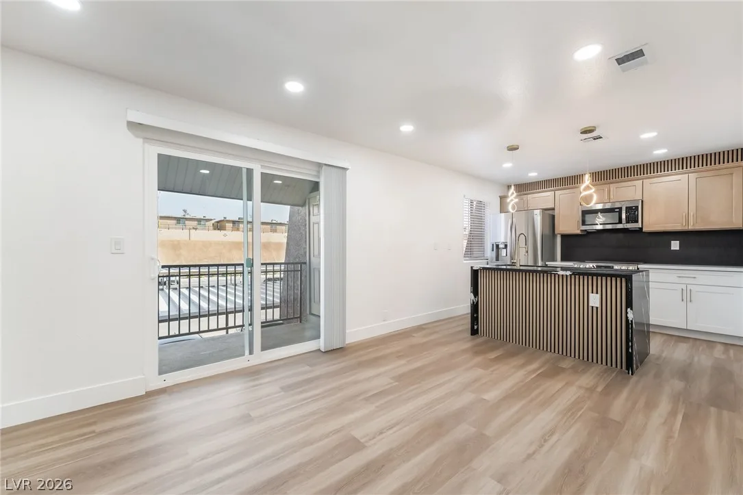 5332 River Glen Drive 400 — photo 3 of 44
