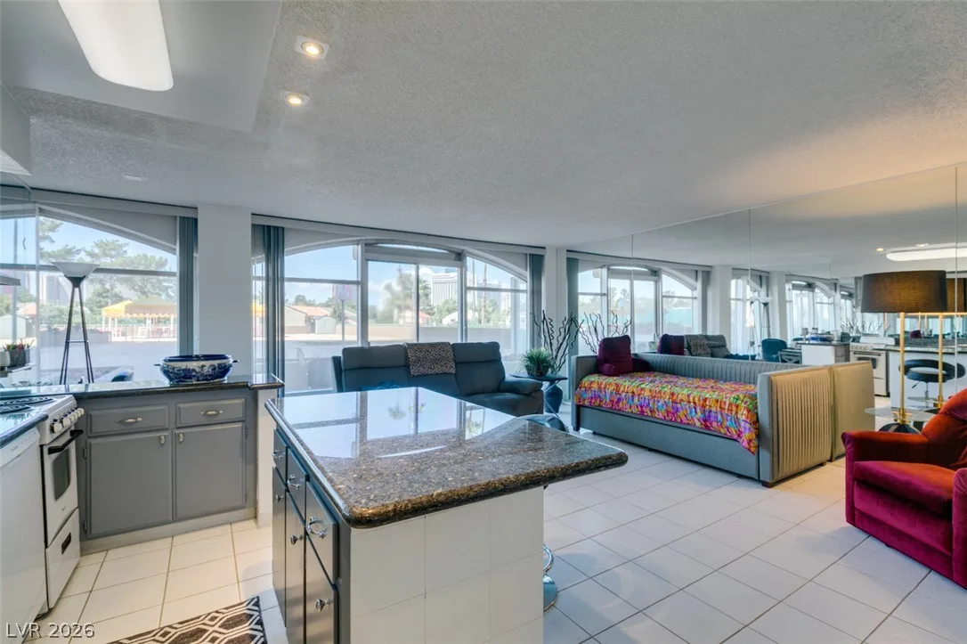 3111 Bel Air Drive 206 — photo 4