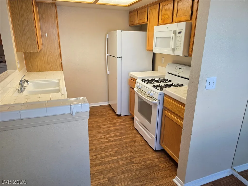 7100 Pirates Cove Road 1028 — photo 4
