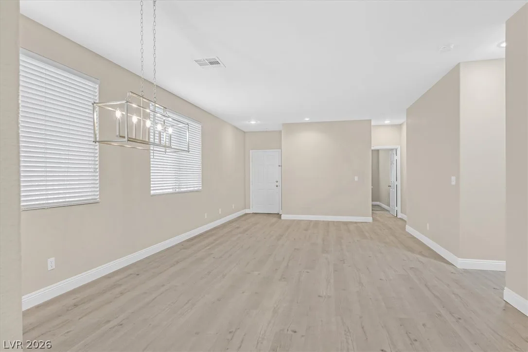 2259 Surrey Meadows Avenue — photo 2