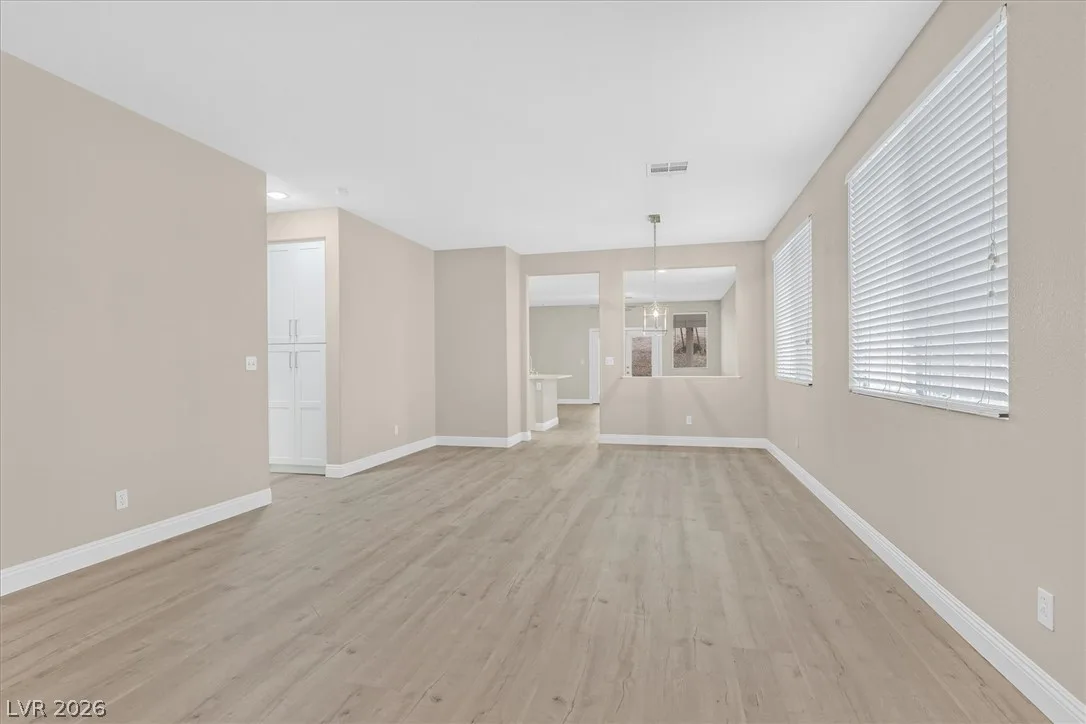 2259 Surrey Meadows Avenue — photo 3
