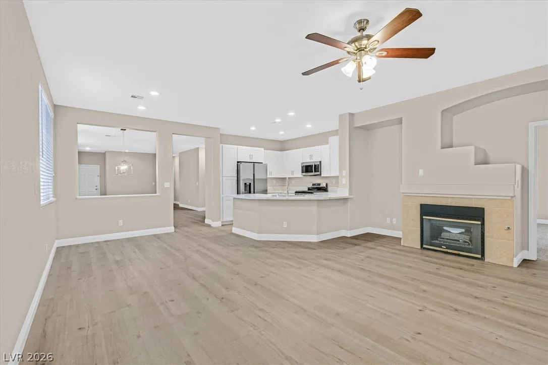 2259 Surrey Meadows Avenue — photo 4