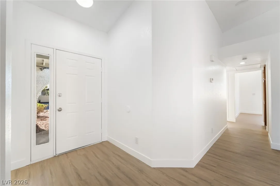 838 Anchor Drive — photo 2