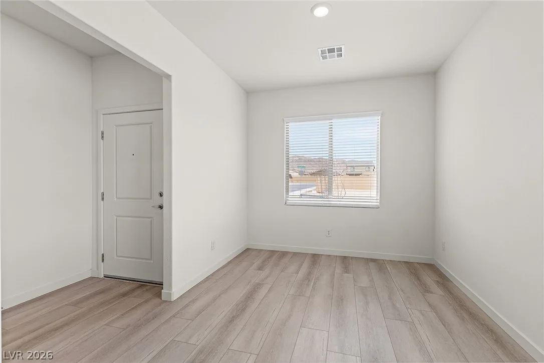 2758 Avril Point Street — photo 2 of 8
