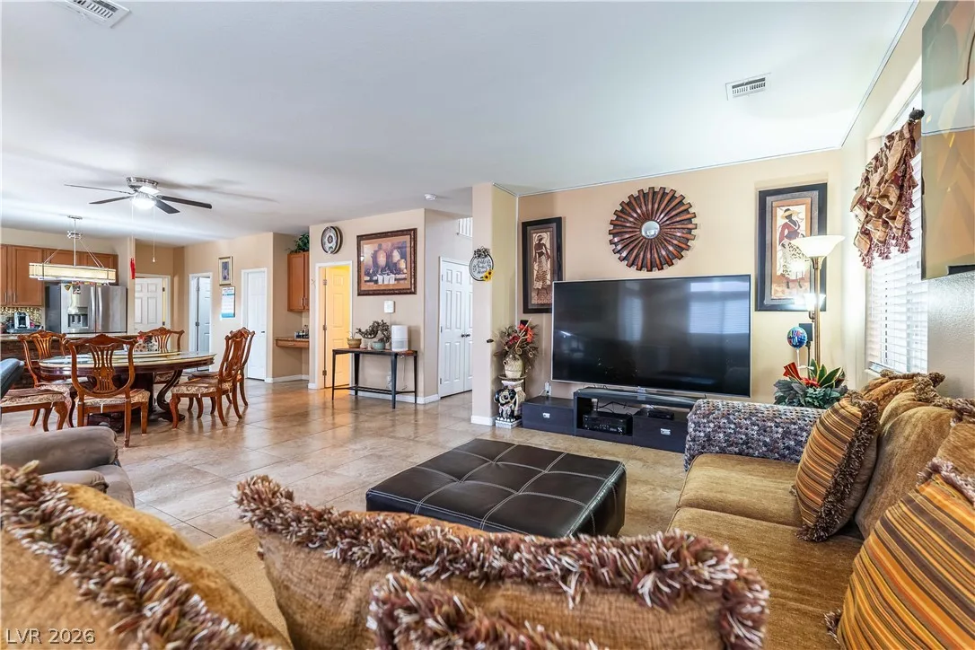 3917 Canary Cedar Street — photo 5